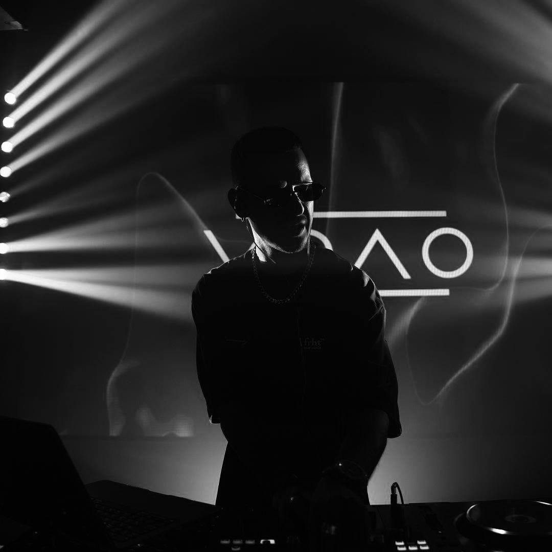 Слайд из фотографий школы Pioneer DJ School