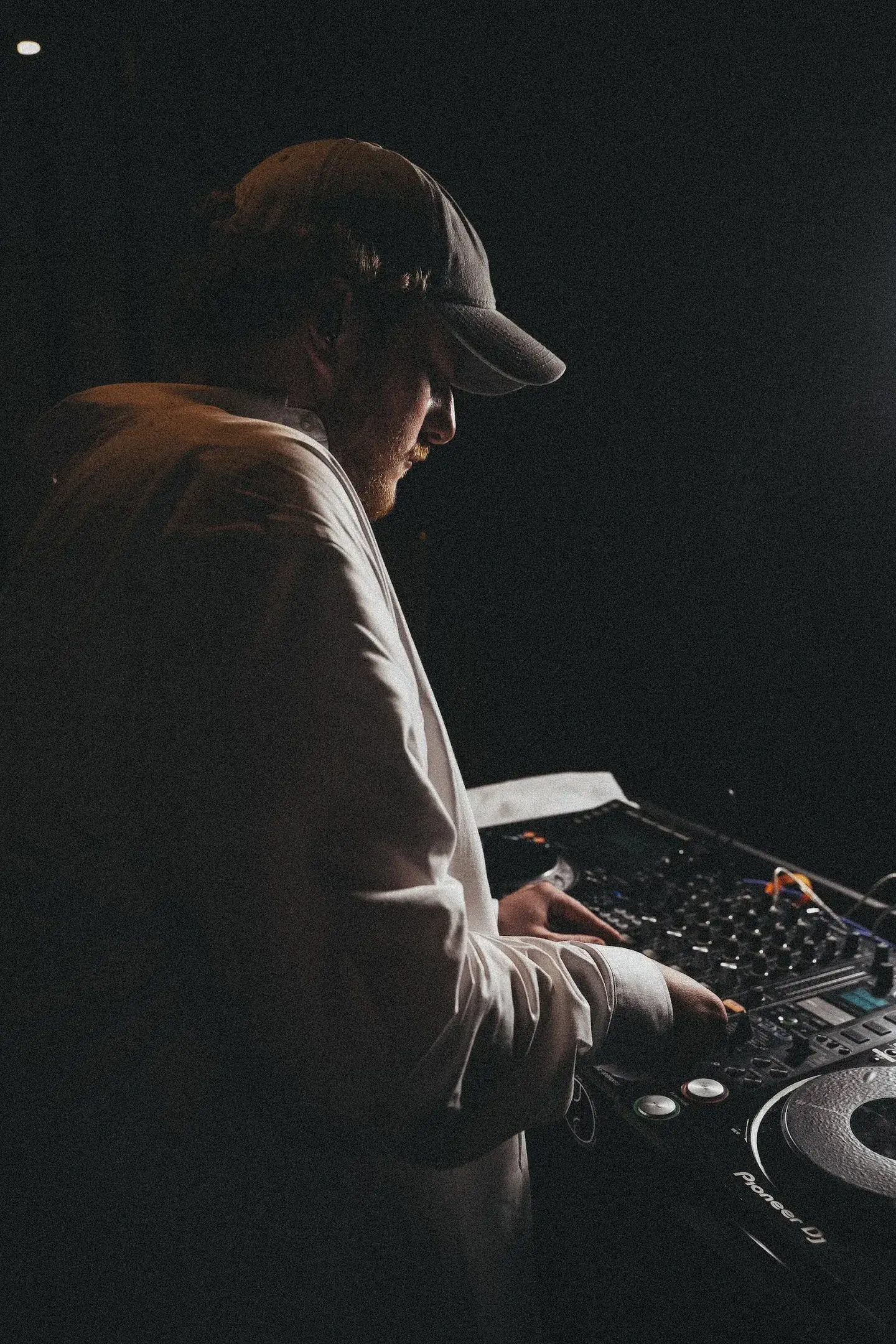 Слайд из фотографий школы Pioneer DJ School