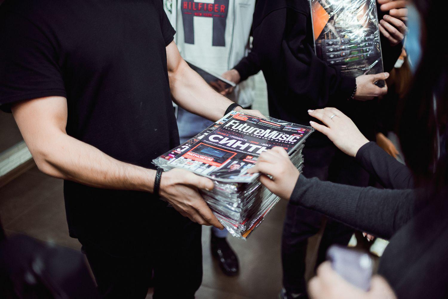 Слайд из фотографий школы Pioneer DJ School