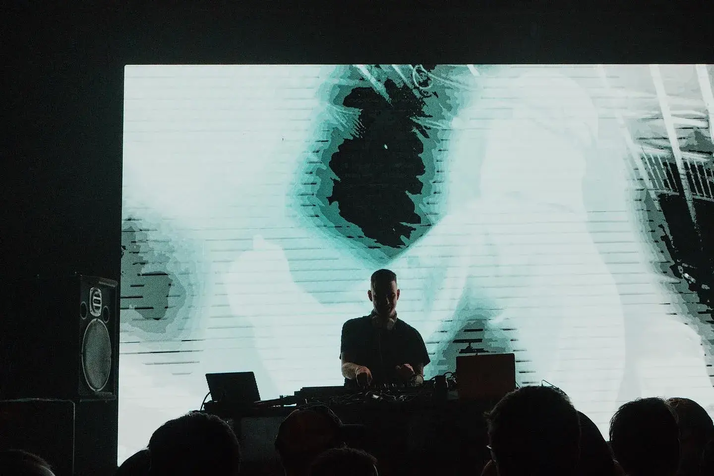 Слайд из фотографий школы Pioneer DJ School